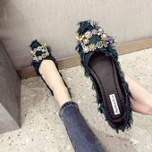 Stílusos női alkalmi cipő fém díszítéssel, két színben