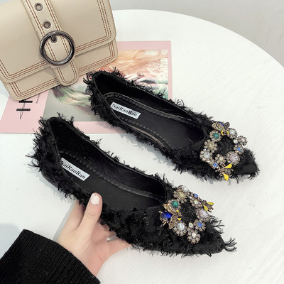 Stílusos női alkalmi cipő fém díszítéssel, két színben