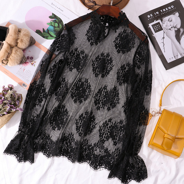 Modern átlátszó női blúz fehér és fekete színben, hímzéssel