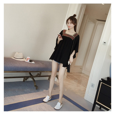 Μοντέρνο γυναικείο χιτώνα σε μαύρο και άσπρο χρώμα