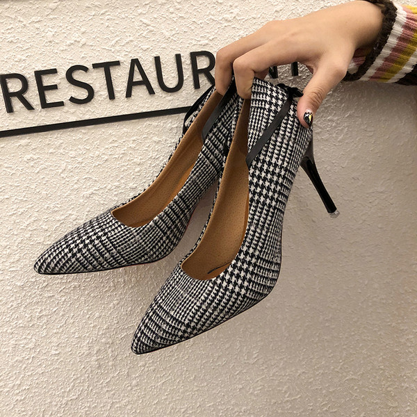 Stílusos, kockás női magas sarkú cipő