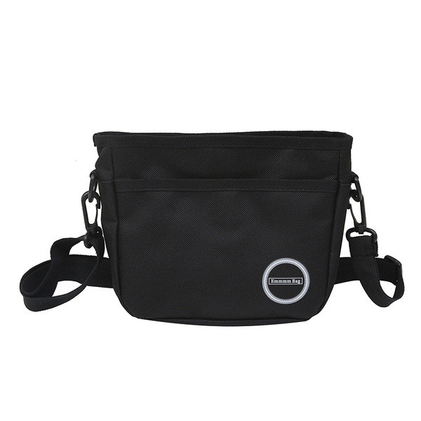 Modern férfi kistáska három színben emblémával