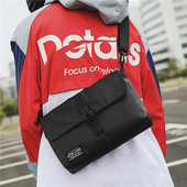 Modern férfi táska három színben emblémával