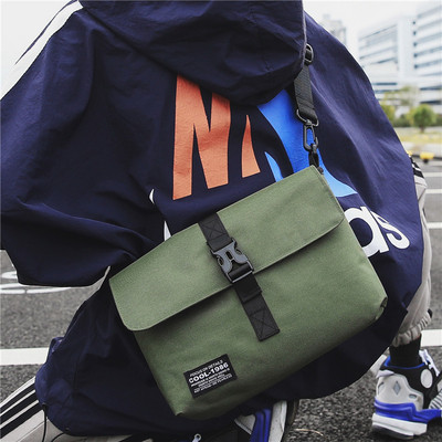 Modern férfi táska három színben emblémával