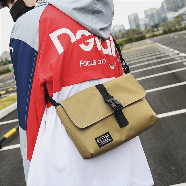 Modern férfi táska három színben emblémával