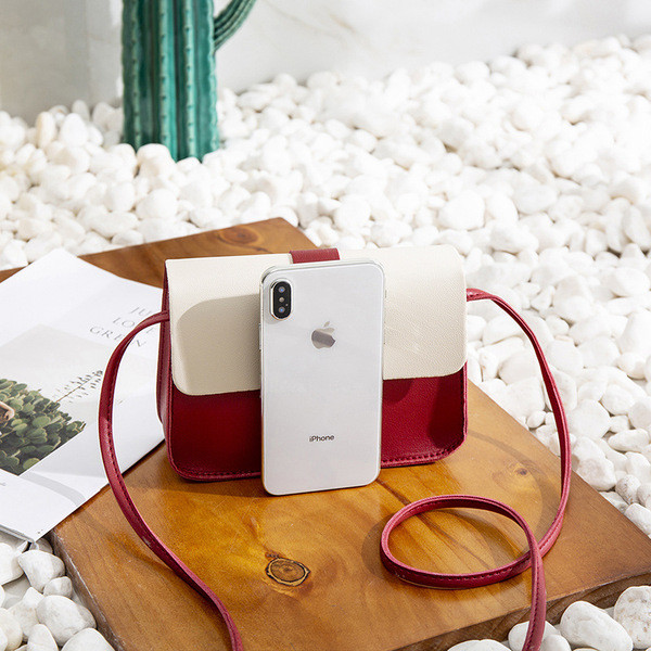 Új modell női táska medállal és fém csattal több színben