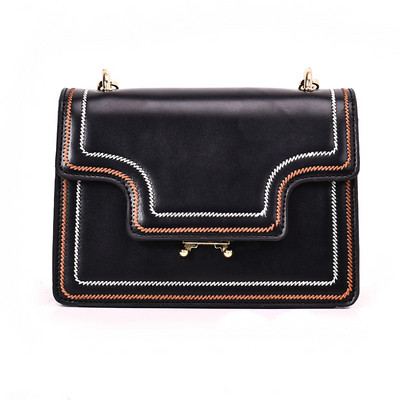 Stílusos női táska több színben fém csattal