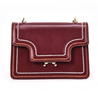 Stílusos női táska több színben fém csattal