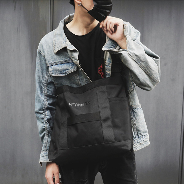 Modern férfi nagytáska fekete felirattal