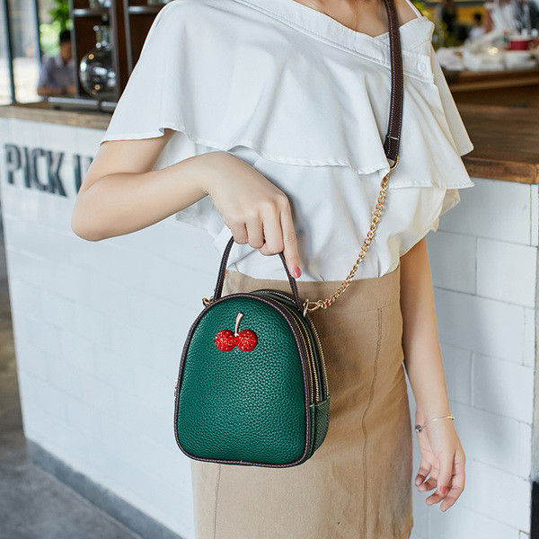 Új modell női táska több színben fém díszítéssel