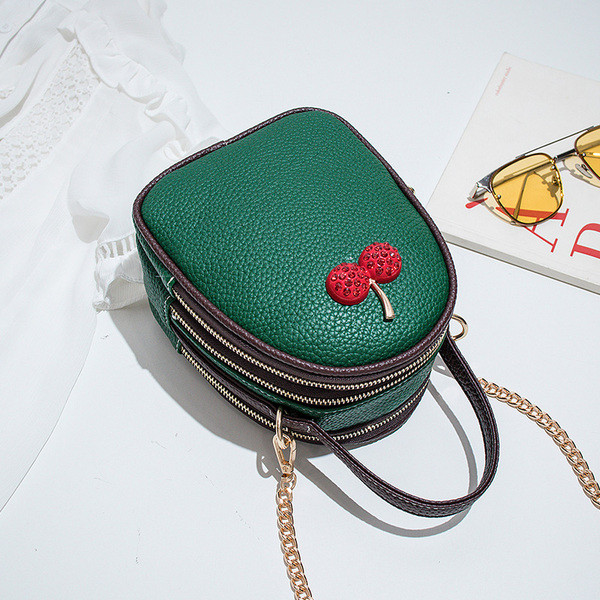 Új modell női táska több színben fém díszítéssel