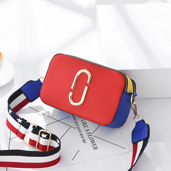 Modern női táska fém díszítéssel több színben