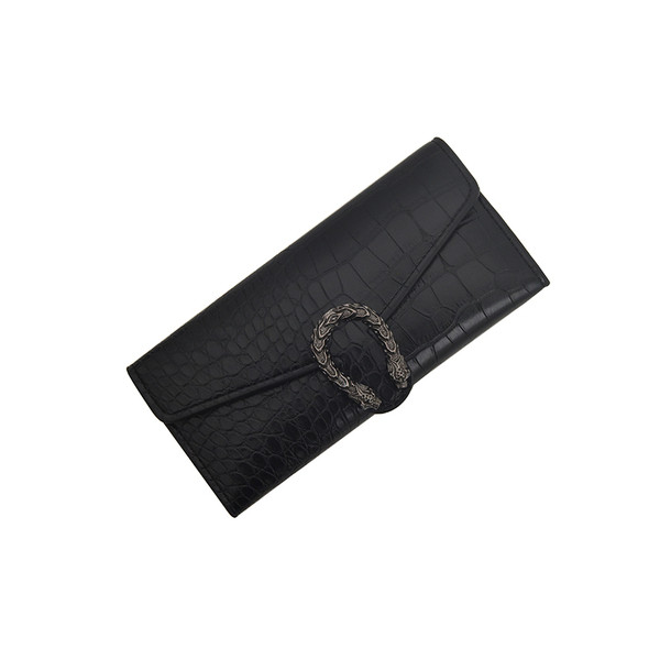 Γυναικείο πορτοφόλι με μεταλλικό στοιχείο σε τρία χρώματα