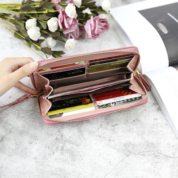 Stílusos női pénztárca rövid füllel, öt színben