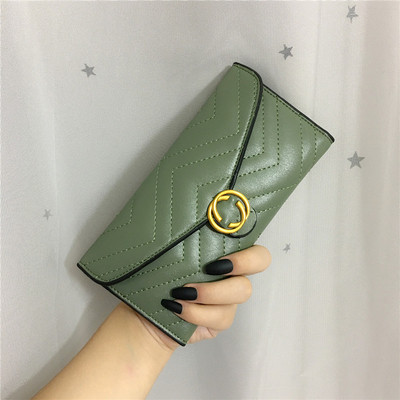 Γυναικείο κομψό πορτοφόλι με μεταλλικό κούμπωμα