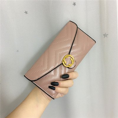 Γυναικείο κομψό πορτοφόλι με μεταλλικό κούμπωμα