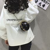 Elegáns női táska fém elemmel, különböző színekben