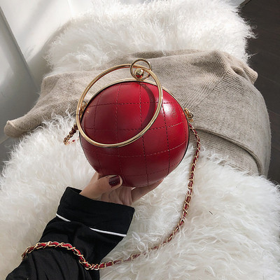 Elegáns női táska fém elemmel, különböző színekben