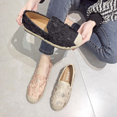 Modern női cipő három színben virágos motívumokkal