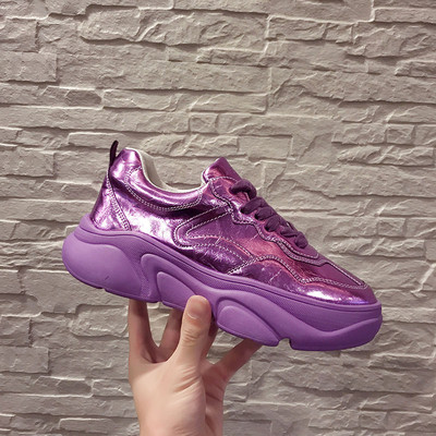 ÚJ Modern női tornacipő két színben