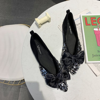 Aktuális női cipő díszkövekkel és szalaggal