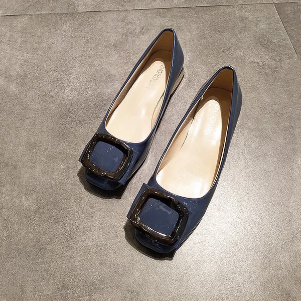 Modern női alkalmi cipő több színben, csattal