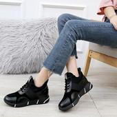 Stílusos női tornacipő magas talppal, két színben