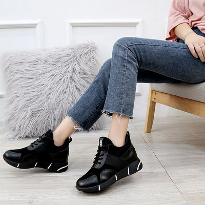 Stílusos női tornacipő magas talppal, két színben