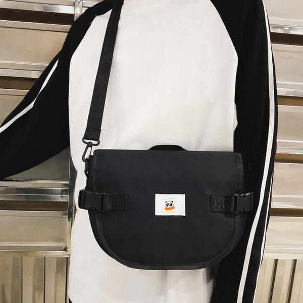 Modern férfi táska négy színben emblémával