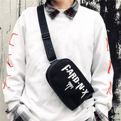 Férfi modern kis táska fekete színű felirattal