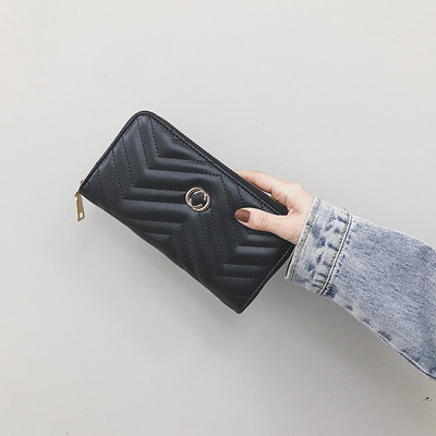 Modern női pénztárca cipzárral és fém elemmel