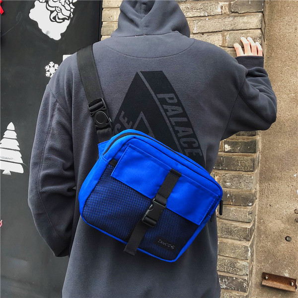 Modern férfi táska négy színben elülső zsebbel