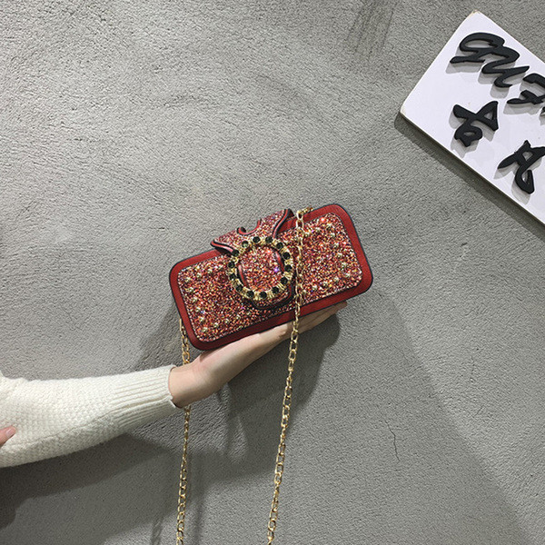 Stílusos női kis táska fém csattal két színben