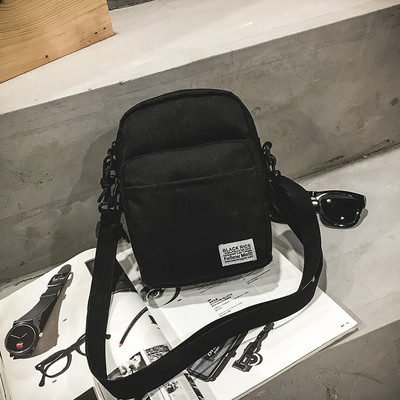 Modern férfi táska több zsebbel, négy színben