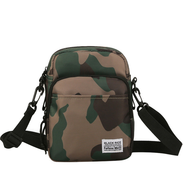 Modern férfi táska több zsebbel, négy színben