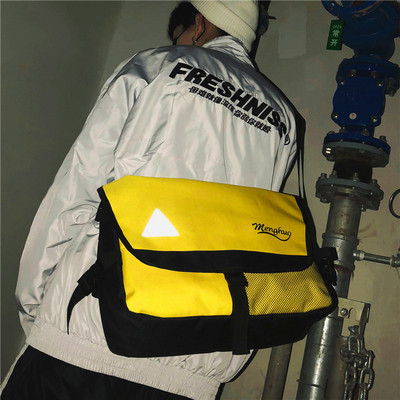 Alkalmi férfi nagytáska több színben felirattal