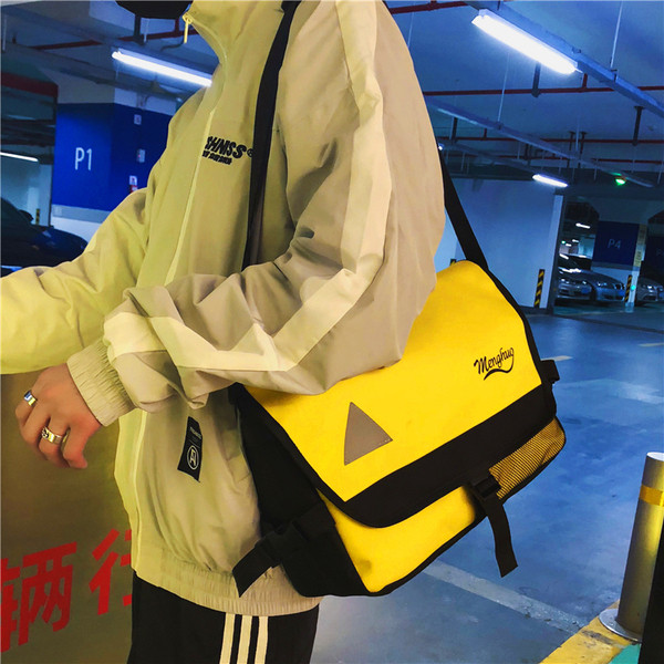 Alkalmi férfi nagytáska több színben felirattal