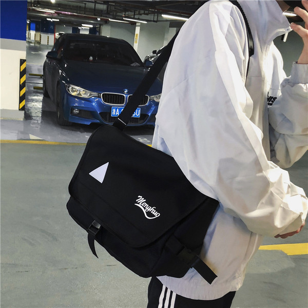 Alkalmi férfi nagytáska több színben felirattal