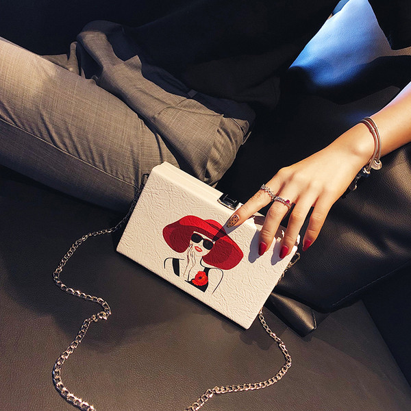 Elegáns női táska lánccal több színben