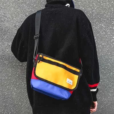 Férfi mindennapi táska két színben, állítható fogantyúval