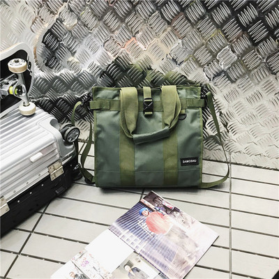 Hétköznapi férfi táska két színben emblémával