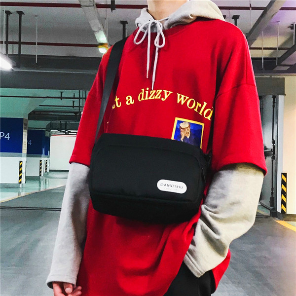 Modern férfi táska négy színben emblémával