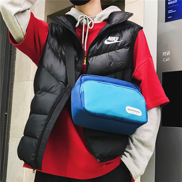 Modern férfi táska négy színben emblémával