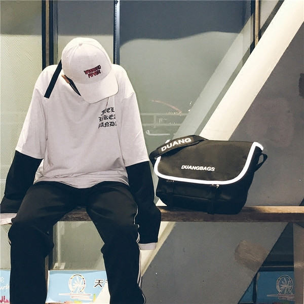 Férfi modern táska négy színben felirattal