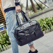 Stílusos férfi táska elülső zsebekkel, két színben