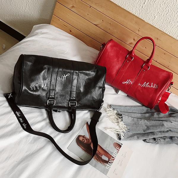 Modern férfi táska eko bőrből fekete és piros színben