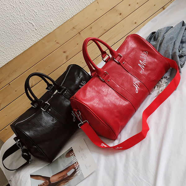 Modern férfi táska eko bőrből fekete és piros színben