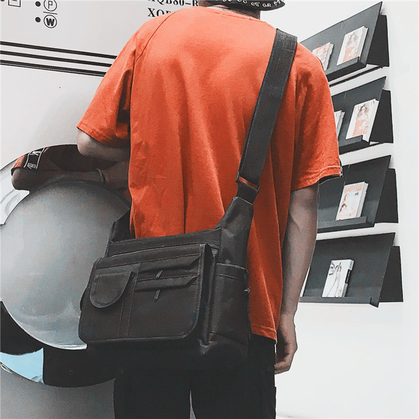 Praktikus férfi táska több zsebbel, három színben