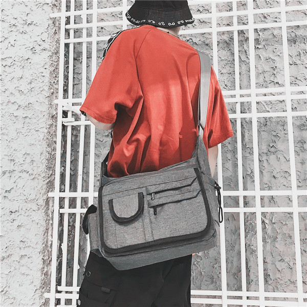 Praktikus férfi táska több zsebbel, három színben