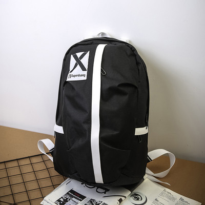 Modern férfi hátizsák öt színben emblémával